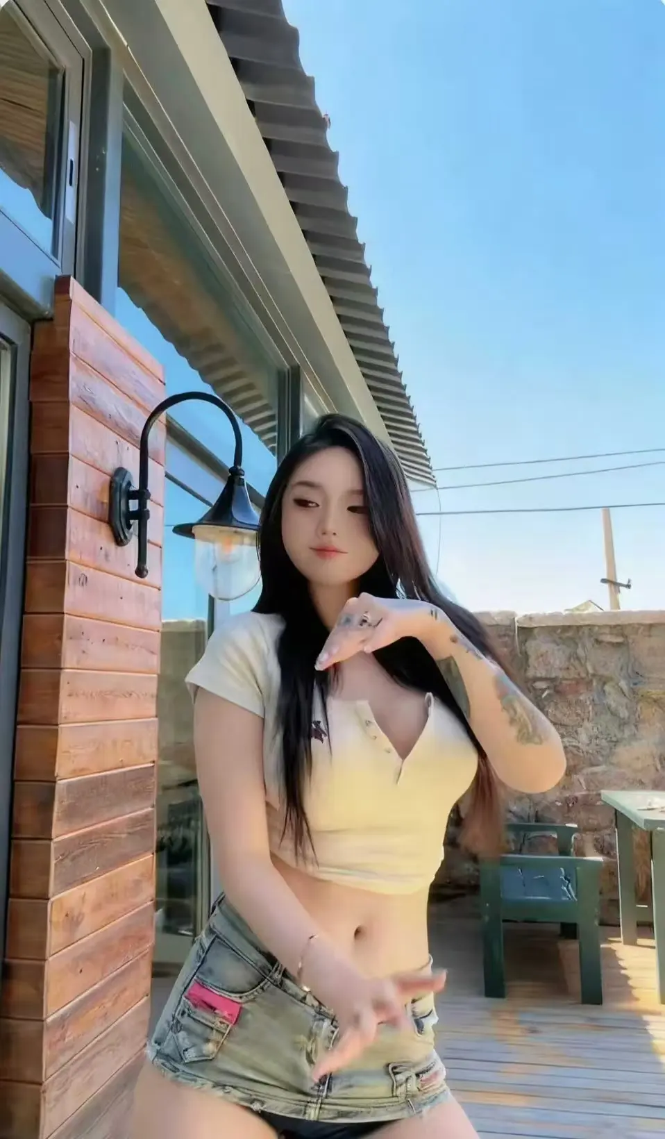 《Meena 成美男》高清全集中文版未删减版免费看-资源全面开放无广告在线观看-网盘备份存储便捷获取-一次看遍Meena 成美男